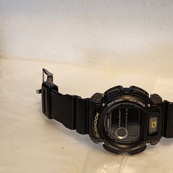 Casio G Shock Black and gold good to great shape - Picture 11 of 11